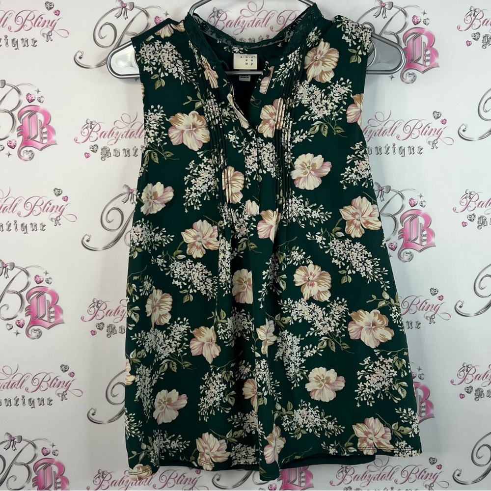 A New Day tank top lace Lacie flowers shirt buttons Dark Green Floral Blouse